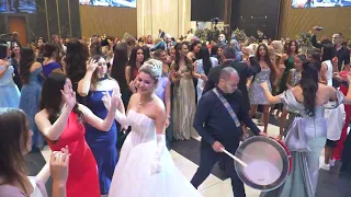                عوض طنوس اجمل استقبال عروس   جنو بحلاكي   ميلي ميلي      طلي يا مدللة ابوكي دندنها