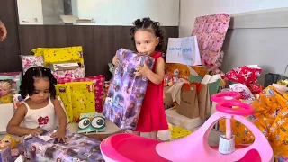 ABRINDO OS PRESENTES DA FESTA | FIQUEI CHOCADA 😱😍💜