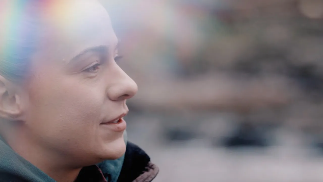 Lucy Spraggan - Bodies (Official Video) Lucy Spraggan - Bodies (Official Video)