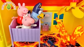 BLUEY The Floor Is Lava At Peppa Pig's House| Pretend Play with Bluey Toys