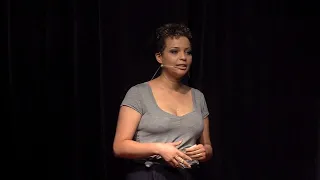 O SUS e a humanização da saúde | Júlia Rocha | TEDxLaçador