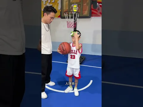 到底谁的球技更厉害，比比就知道啦！ #shorts #funny #搞笑