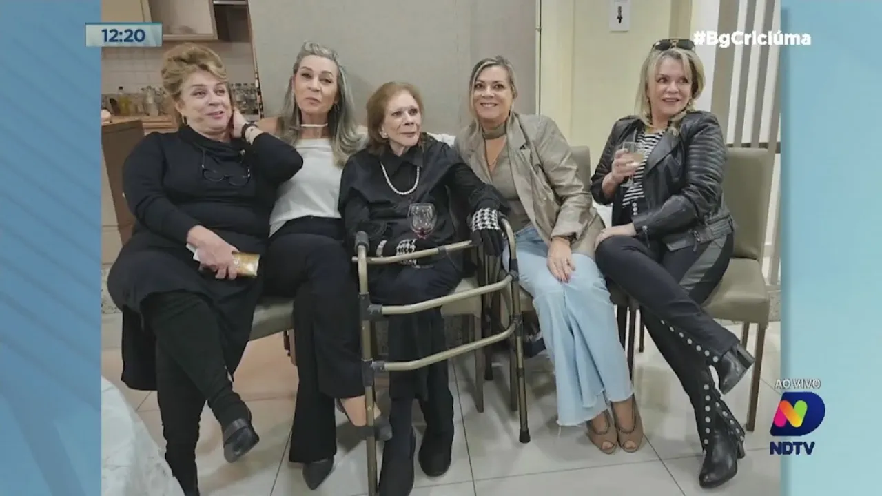 Ney Lopes: socialites milionárias do Sul homenageiam a colunista social mais antiga de SC