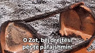 Djepi që u dogj nga qetniklt serb me fëmi në të mallkuar qofshin ata që masakruan dhunuan gra fëmi 