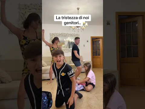 LA TRISTEZZA DI NOI GENITORI PER L’INIZIO DELLA SCUOLA #shortvideo #Congiuntiimperfetti #emily#kevin