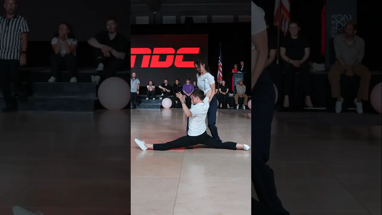 When you get THAT SONG 🍎👖🤩 #improv #westcoastswing