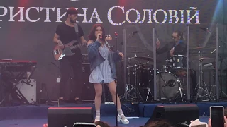 Христина Соловій виконує хіт Тримай наживо 