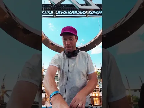 James Grant & Jody Wisternoff’s sun soaked set, live from Old Royal Naval College ☀️