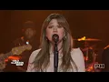 Kelly Clarkson - Follow Your Arrow (Cover Kacey Musgraves) (Live on The Kelly Clarkson Show)