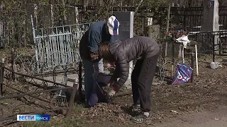 Омичи вспоминают своих усопших родственников в Радоницу