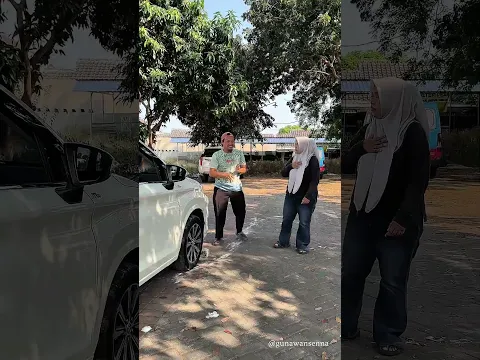 Mobil jalan sendiri...?! 😅😅😅