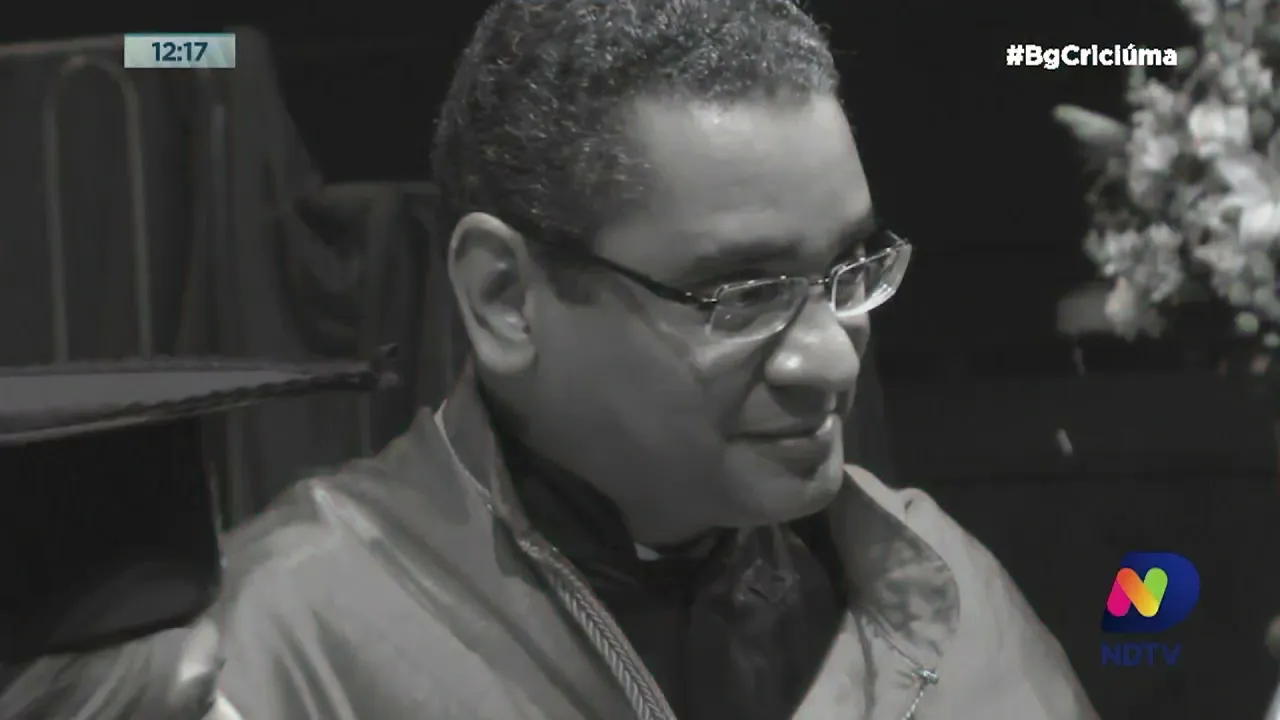 Coordenador do curso de direito da Unesc, João Carlos Rodrigues Medeiros morre aos 47 anos