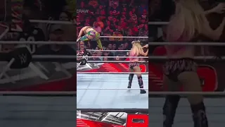 کشتی کج زنان اوه اوه 