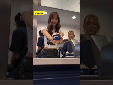 Lisa started selling ice cream 🍨😂#lisa #blackpink #lalisa