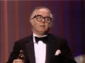 Download Lagu Gandhi and Richard Attenborough Win Best Picture and Directing: 1983 Oscars