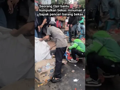 Ojol ini tak malu bantu bapak pencari barang bekas#shortvideo#shorts#short