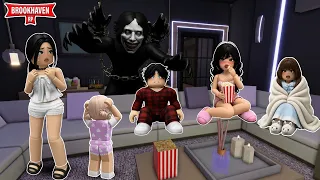 *PIJAMADA* UN MONSTRUO APARECE EN NUESTRO CINE A LAS 3AM EN ROBLOX BROOKHAVEN #roblox