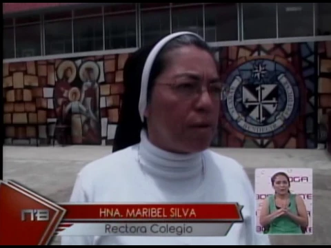 Rialto dona mural a colegio Rosa de Jesús Cordero