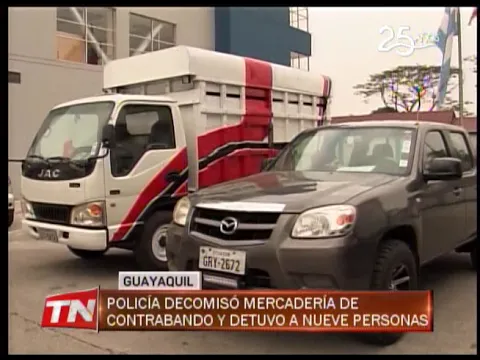 Policía decomisó mercadería de contrabando y detuvo a nueve personas