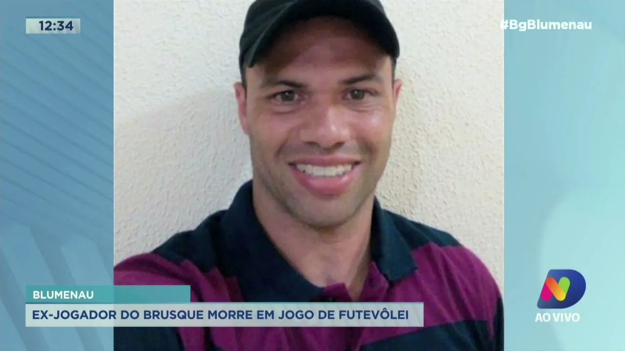 Ex-jogador do Brusque morre em jogo de futevôlei