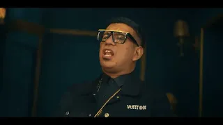 بيقولوا عني حاجات انا انا كنت بصلي كنت بتسلى ورمي تكون في السله دندنها