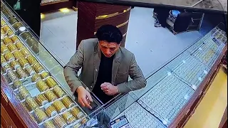 حرامي الذهب يسرق الذهب أمام عينك شاهد خفه يد السارق سارق الذهب الذهب حرامي رمضان العشر الأواخر 