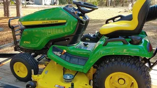 John Deere X590 Talking about the Powerflow Bagger