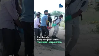 1,000 Students Remove 2,000 Kg of Waste From Yamuna thumbnail