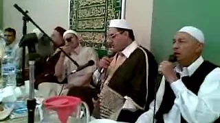 صاحب زمزم والبيت والخاتم والراية 