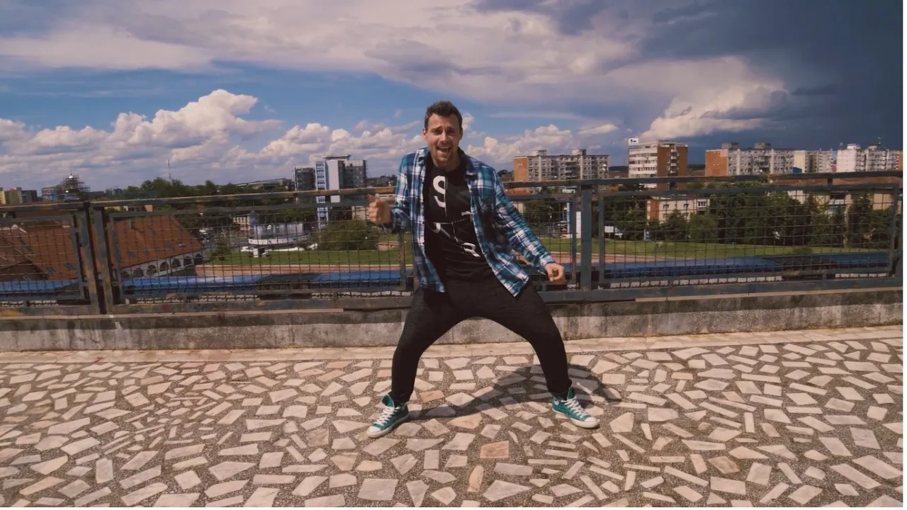 Can't Stop The Feeling - Justin Timberlake - Zumba fitness choreo by Claudiu Gutu Can't Stop The Feeling - Justin Timberlake - Zumba fitness choreo by Claudiu Gutu