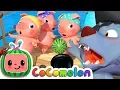 Download Lagu Three Little Pigs Pirate Version | CoComelon Nursery Rhymes & Kids Songs