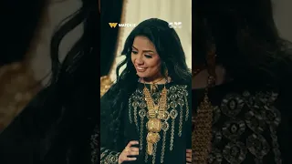 حكيم باشا يا تقل دمك يا برنسة وانتي عاملة عروسة وبتتدلعي على خاطر 