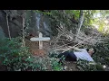 Download Lagu Tran Cong was scared when he discovered an abandoned grave in the land where he was living.