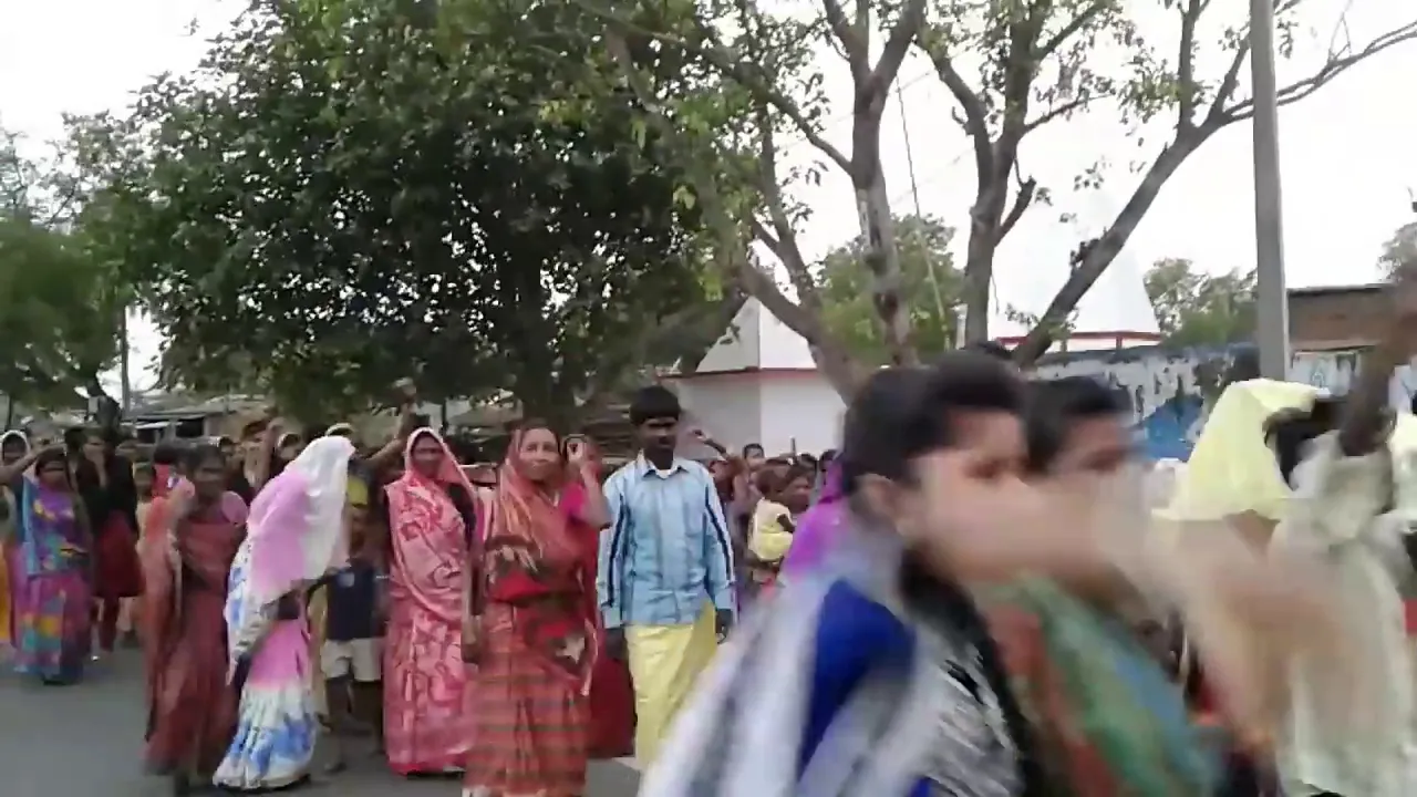 Kawan DJ Wala Tora Chumma Lelkau Get Chhori Bhojpuri Song