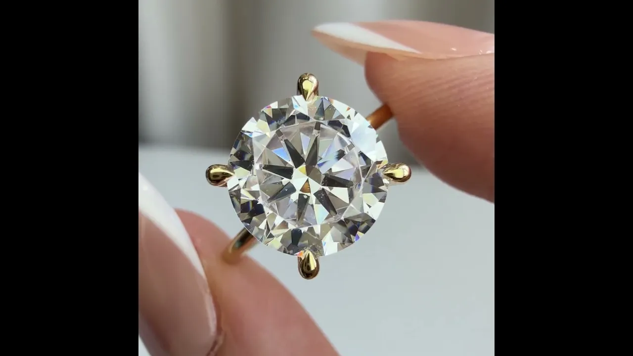 Liana丨Hidden Halo 3CT Round Lab Diamond Ring With Basket Setting