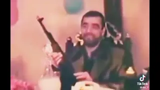 عدي صدام حسين في حفله خاصه دندنها