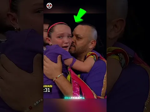 Sasha Banks Humiliates Fan 😱 Izzy Cries Ringside in WWE