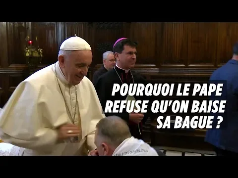 Download MP3 Pourquoi le pape refuse qu'on baise sa bague