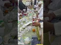 Kalau beruntung, dapat pembagian makanan sebelum berbuka di Masjidil Haram