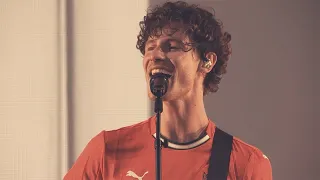 shawn mendes why why why live from lisbon 