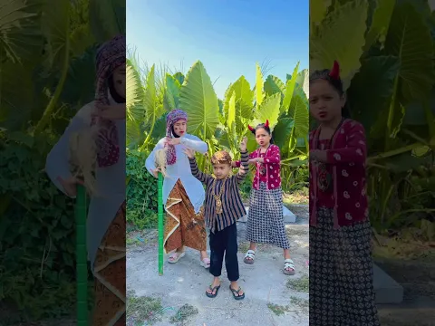 Cucu Bejo Baca Mantra Mbah Dukun 😱😂 #mbahdukun