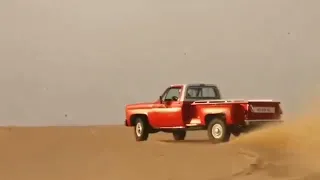 حنا ثلاثه وهم اثنين دندنها