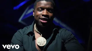 mike clark jr auntie outside