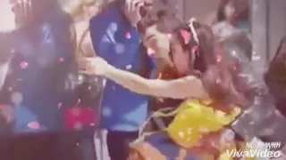 لما تشوفك عيني انا بنسي حياتي وبنسي سنيني 