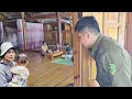 Download Lagu Policeman Chuc's mother wants this girl to be her son's girlfriend