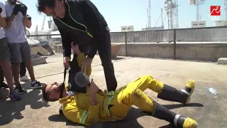 راغب علامة يضرب رامز جلال بالحزام فى رامز بيلعب بالنار                دندنها