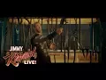 Video di Chris Hemsworth Shares EXCLUSIVE Thor: Ragnarok Clip