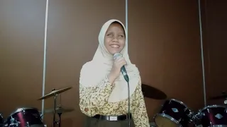 Download Pandanglah Aku - Syahputri Mainonara MP3