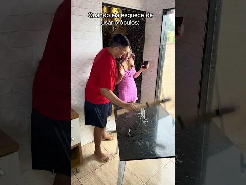 Quando ela não gosta de usar óculos #humor #shorts #viral