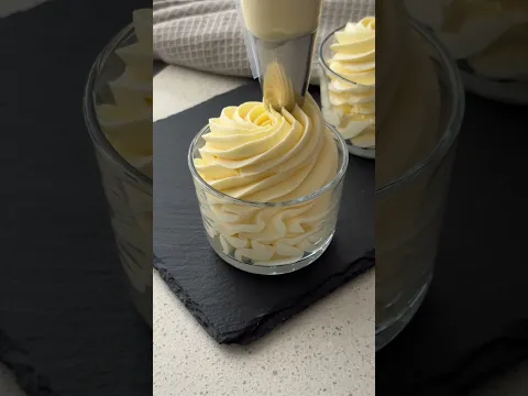 Hot Water Buttercream, My Original No-Grit Method #buttercream #cakedecorating #cupcakes